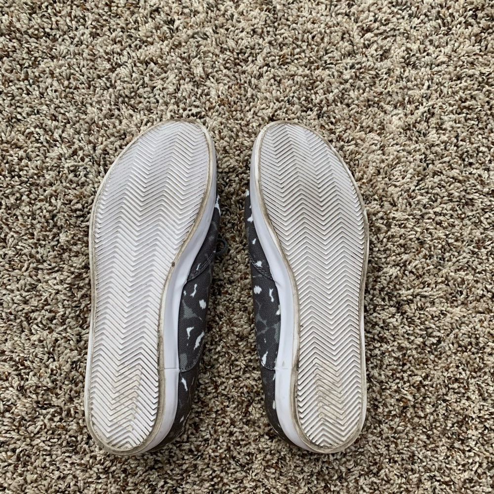 Nike Shoes - Picture 4 of 5